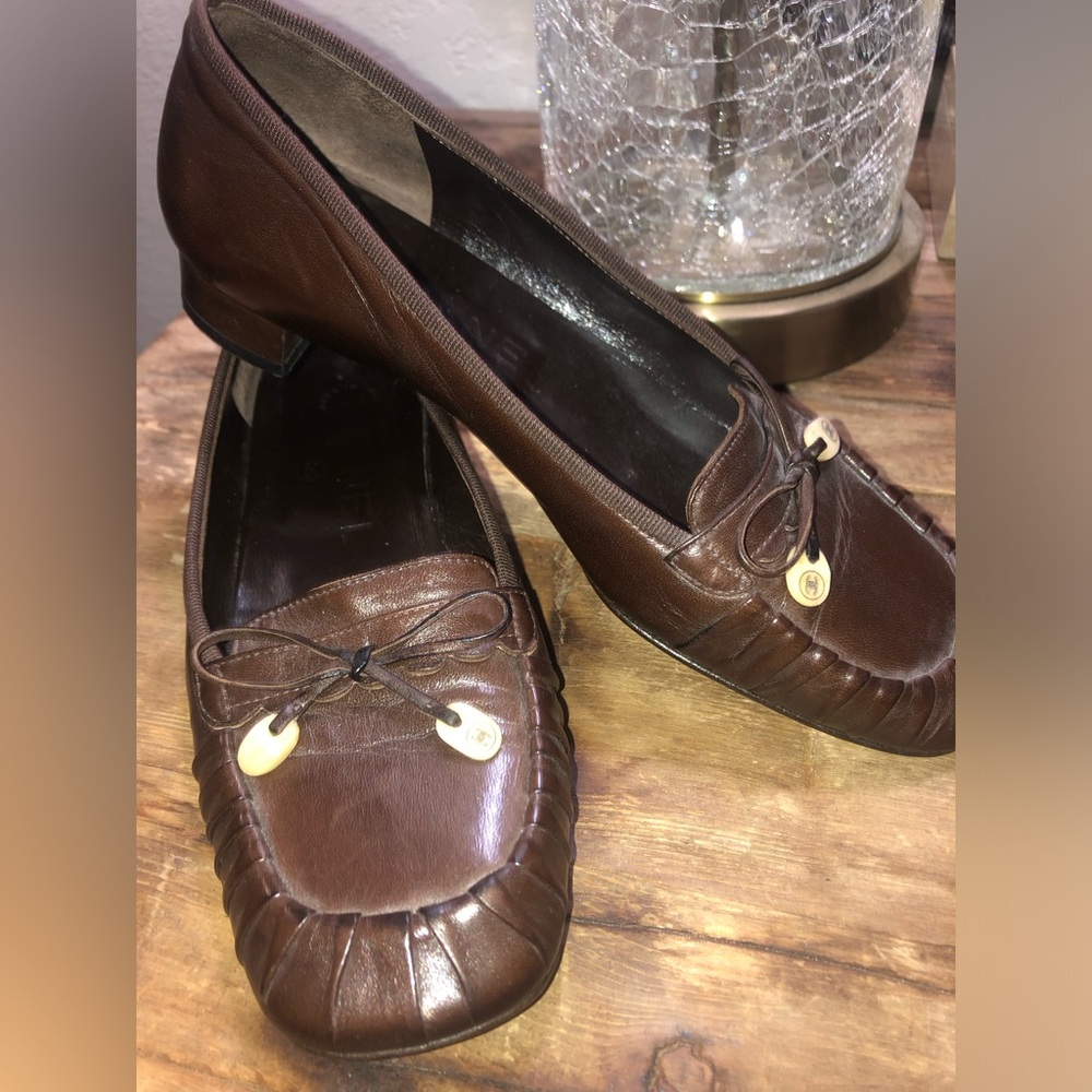 Chanel Brown pair of loafer type shoes Flats Size 35